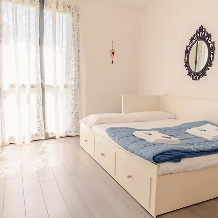 Lugana Lovers - Italian Homing Апартаменты *